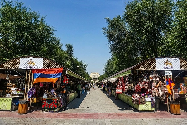 Вернисаж в Ереване в Ереване: рынок, искусство, выставка, сувениры, традиция, ручная работа,