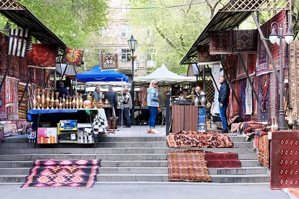 Вернисаж в Ереване в Ереване: рынок, искусство, выставка, сувениры, традиция, ручная работа,