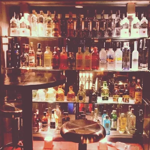 Бар The Distillery в Себу