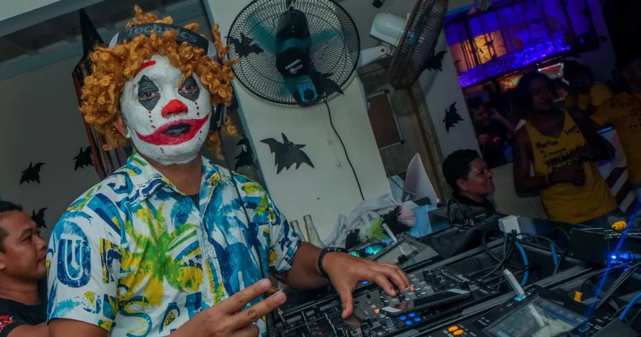 Бар Paraw Beach Club в Боракай: Bar, Music, Бар, Музыкально, Алкоголь,