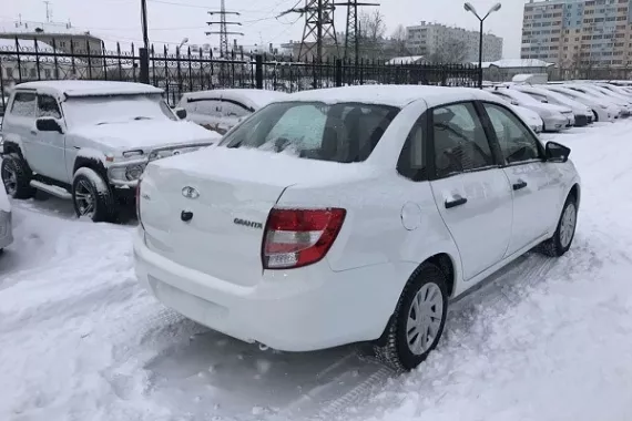 "City Car" -  салон автопроката.