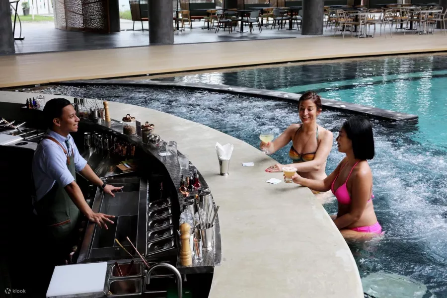 Бар Prisma в Боракай: Бар, Бассейн, Вино, Ром, Bar, Swimming pool,