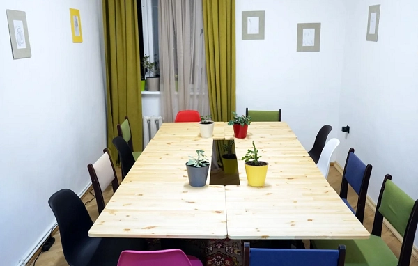 Пространство для совместной работы Yerevan Coworking в Ереване: коворкинг, переговорная комната, конференс-зал, аренда офиса, рабочее пространство,