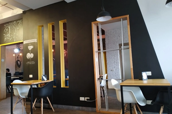 256 HUB Coworking Space - пространство для совместной работы в Ереване в Ереване: коворкинг, рабочее пространство, аренда офиса, переговорная, конференс-зал,