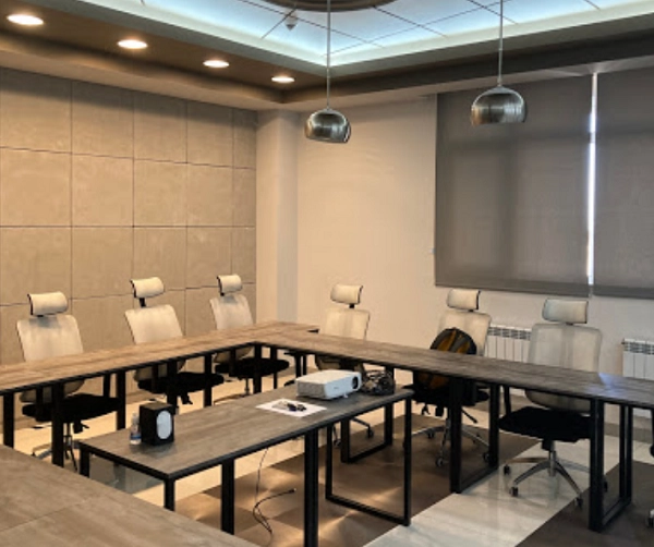 256 HUB Coworking Space - пространство для совместной работы в Ереване в Ереване: коворкинг, рабочее пространство, аренда офиса, переговорная, конференс-зал,