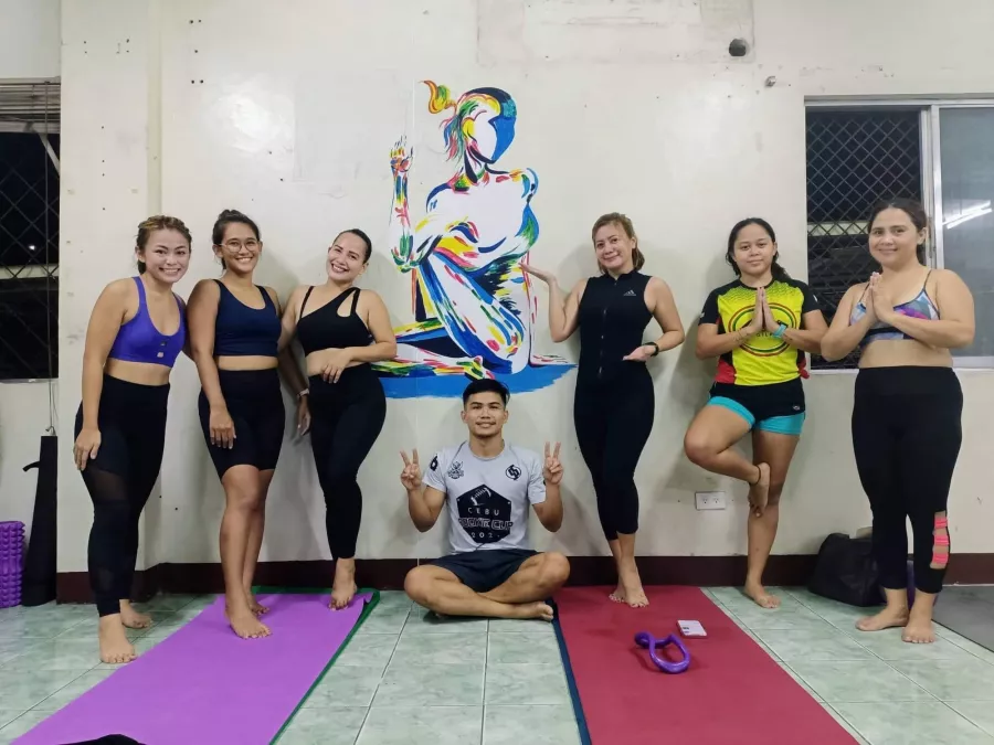 Фитнес-клуб Fit and Flow Fitness в Себу: Йога, Бокс,