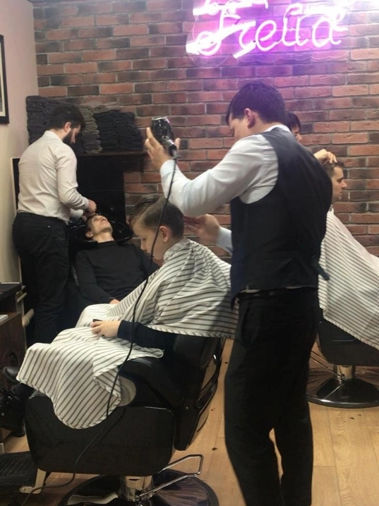 Мужская цирюльня Freйd в Москве: Стрижка, Борода, Бритье, Барбершоп, Красота,