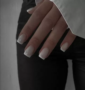 Студия маникюра "ALMA nail zone".