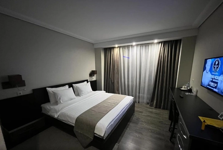 Отель 4* Астро Плаза в Видном: SPA, Номера, Мини-Бар, TV, Cейф, Тренажерный Зал, Хаммам, Бассейн,