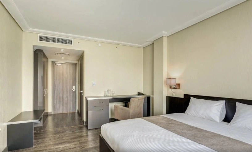 Отель 4* Астро Плаза в Видном: SPA, Номера, Мини-Бар, TV, Cейф, Тренажерный Зал, Хаммам, Бассейн,