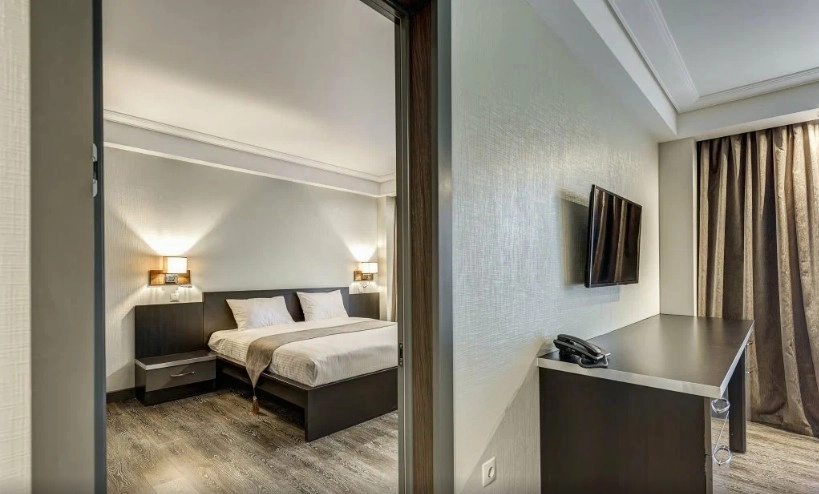 Отель 4* Астро Плаза в Видном: SPA, Номера, Мини-Бар, TV, Cейф, Тренажерный Зал, Хаммам, Бассейн,