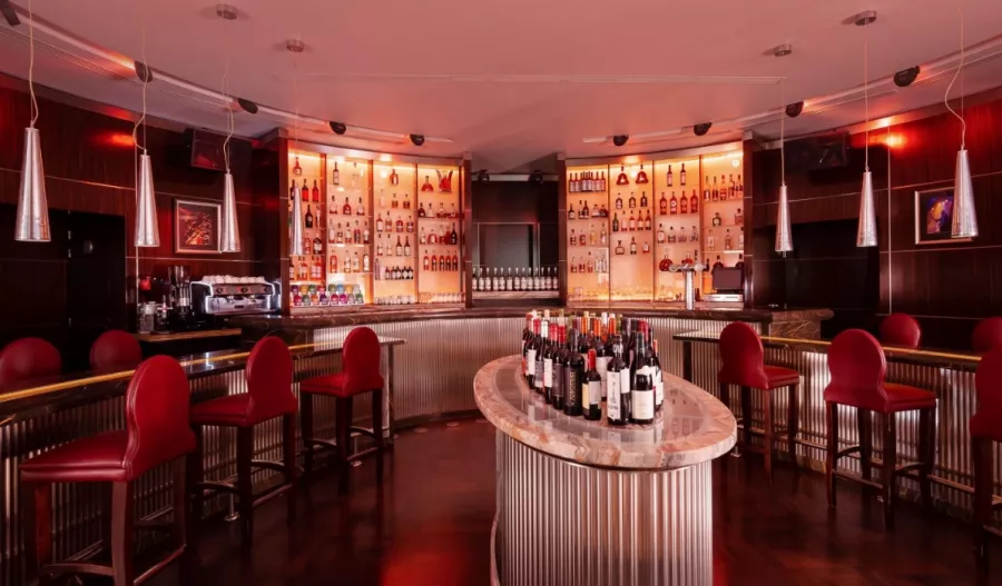 Гостиница 5* Hotel Continental в Москве: Гостиница, Отель, Тренажерный зал, Сауна, Хаммам, Спа салон, Ресторан, Банкетный зал, Конференц-зал,