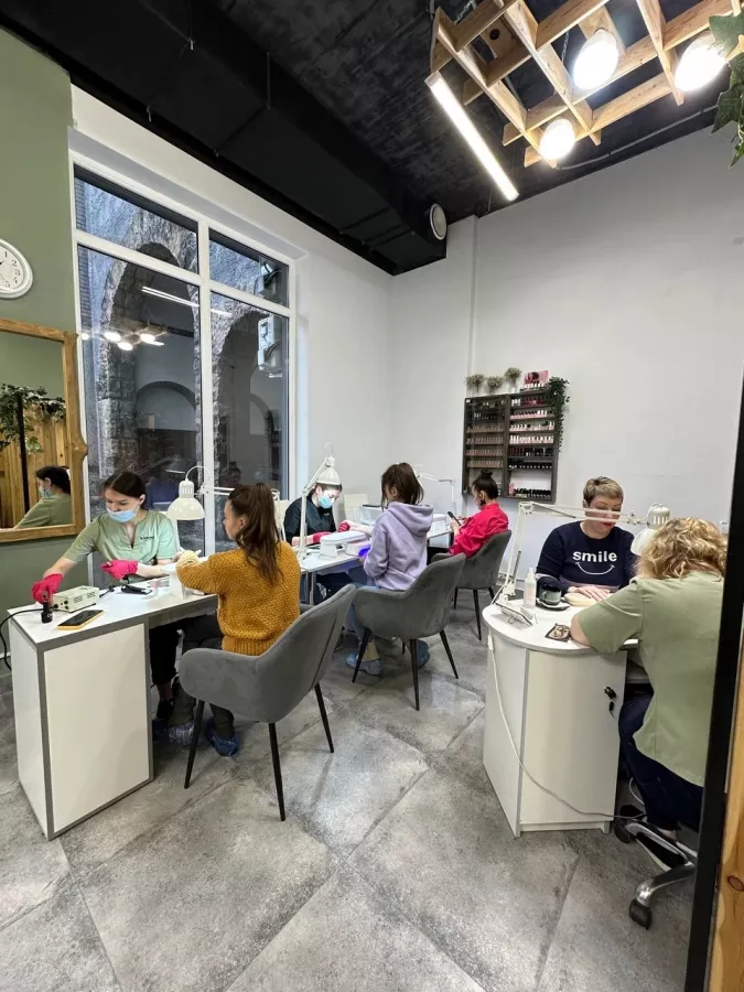 Салон красота Narine beauty studio в Калининграде: Гель-лак, Мужской маникюр, Пилинг, Чистка лица, Педикюр, Аппаратный маникюр, Наращивание гелем, Дизайн ногтей,
