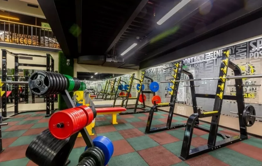 Фитнес-клуб GFITNESS в Москве: Аэробика, Боевые искусства, Йога, Калланетика, Кроссфит, Пилатес, Акробатика, Бокс, Джиу-джитсу,