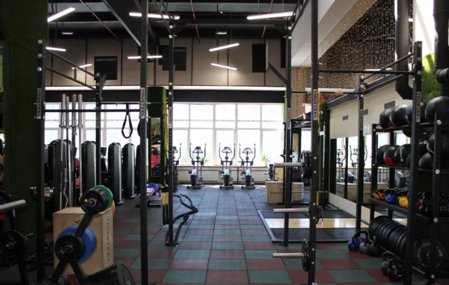 Фитнес-клуб GFITNESS в Москве: Аэробика, Боевые искусства, Йога, Калланетика, Кроссфит, Пилатес, Акробатика, Бокс, Джиу-джитсу,