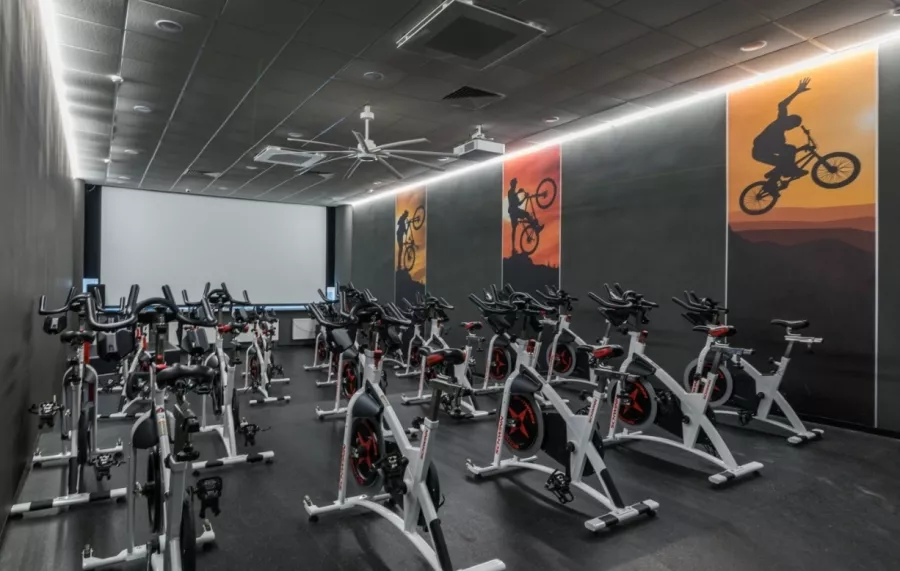 Фитнес-клуб Gym space в Москве: Аквааэробика, Аэробика, Боевые искусства, Бодифлекс,