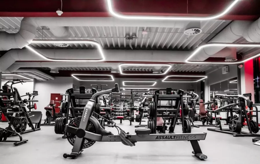 Фитнес-клуб Powerhouse gym в Москве: Аквааэробика, Аэробика, Боевые искусства, Детский уголок, Йога, Бассейн, Хаммам,