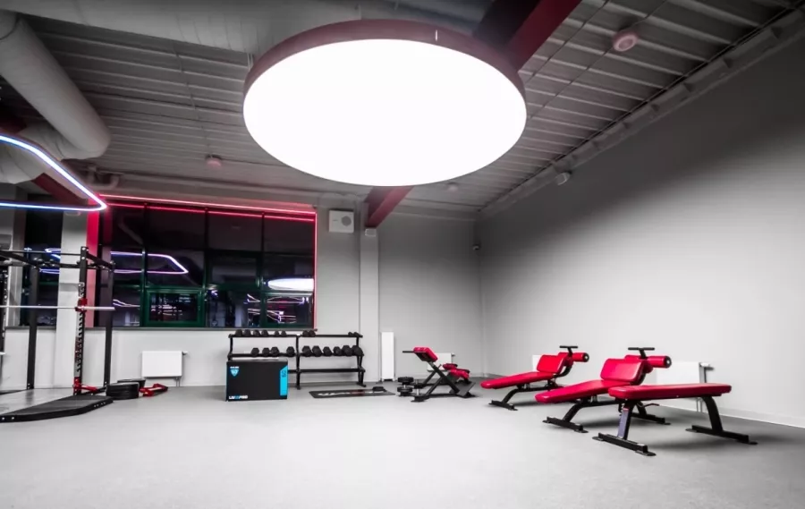 Фитнес-клуб Powerhouse gym в Москве: Аквааэробика, Аэробика, Боевые искусства, Детский уголок, Йога, Бассейн, Хаммам,