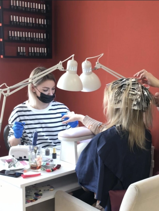 Салон парикмахерская Seven в Калининграде: Наращивание, Маникюр, Окрашивание, Педикюр, Свадебные прически, Красота,