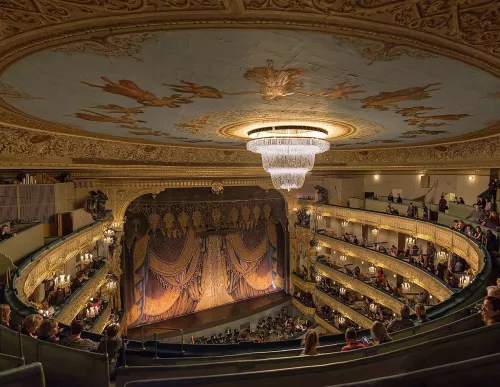 Мариинский театр  в  Санкт-Петербурге