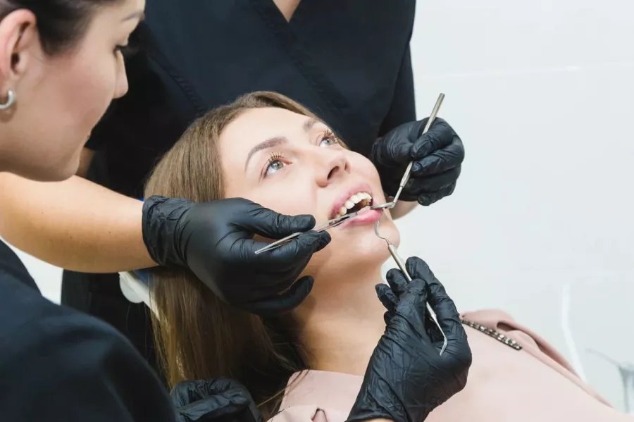 Стоматологическая клиника Kurazyan Dental Centre в Ростове-на-Дону: Стоматологическая клиника, Стоматология, Лечение зубов,