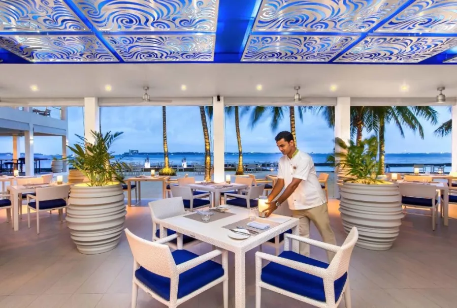 Отель Курамба Мальдивы (Hotel Kurumba Maldives) в Мальдивах: 5-зведочный Отель, SPA-процедуры, Бунгало, Караоке, Море, Бизнес Зона, Коворкинг, Кейтеринг, Ресторан,