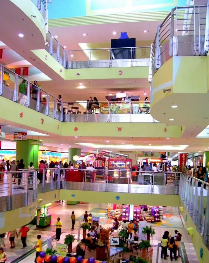 Торговый центр SM City Cebu в Себу: Отдых, Торговый центр,