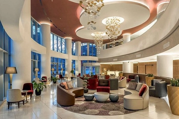 Отель DoubleTree by Hilton Yerevan City Centre в Ереване: центр города, Ресторан, Спа-зона, Отель, Чилим,
