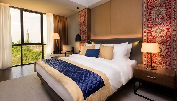 Отель Radisson Blu Hotel в Ереване: современный стиль, подземный паркинг, лобби-бар, спа-центр, бассейн, джакузи, Тренажерный зал, Отель,