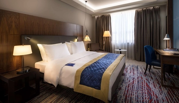 Отель Radisson Blu Hotel в Ереване: современный стиль, подземный паркинг, лобби-бар, спа-центр, бассейн, джакузи, Тренажерный зал, Отель,