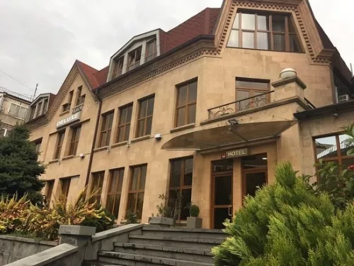 Отель Deluxe Hotel Yerevan  в  Ереване