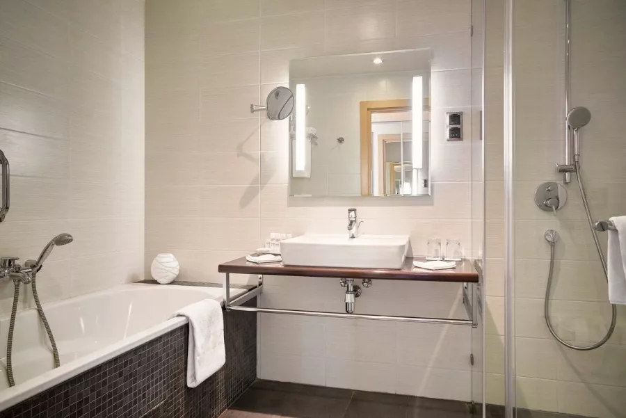 Гостиница Radisson Blue Hotel Kaliningrad в Калининграде: Сауны, Тренажерный зал, Сейф, Банкетный зал, Парковка, Прачечная,