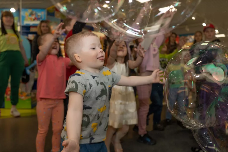 Магазин одежды Kidsmax.ru в Калининграде: Игрушки, Одежда, Доставка, Джинсы, Фешн, Обувь, стиль,