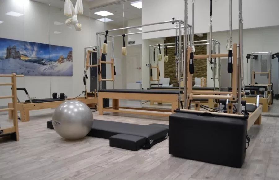 Студия персонального тренинга Art of pilates в Москве: Йога, Пилатес, Стретчинг, Фитнес для беременных, Персональный тренер, Массаж,
