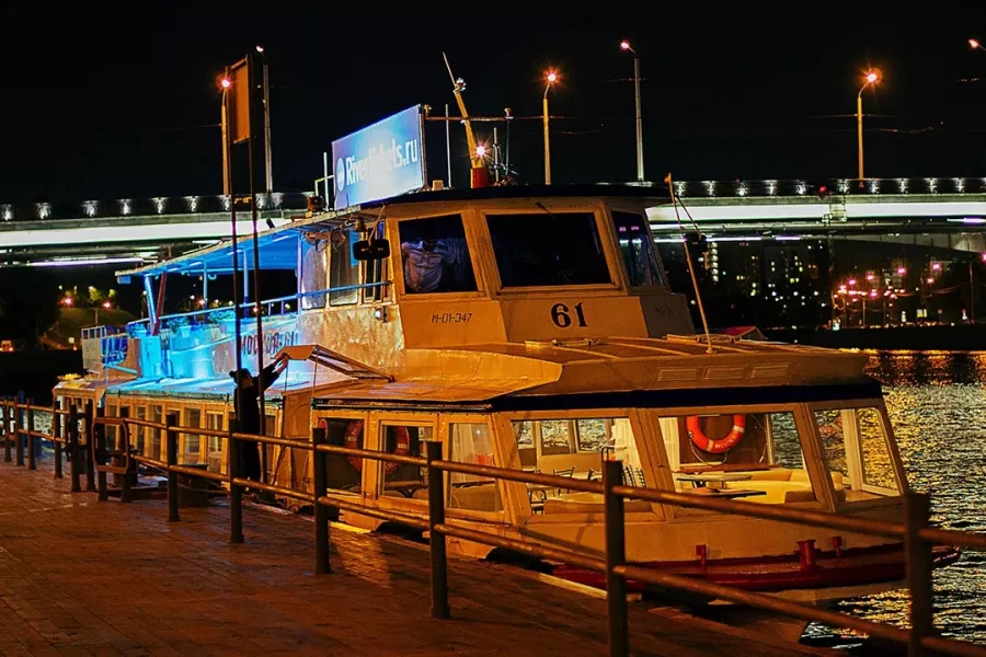 Аренда теплоходов Rivertickets.ru в Москве: Аренда теплоходов , Речная прогулка, Круиз, Теплоход, Корпоратив, Экскурсия,