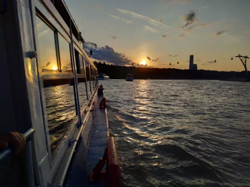  Аренда теплоходов "Rivertickets.ru".
