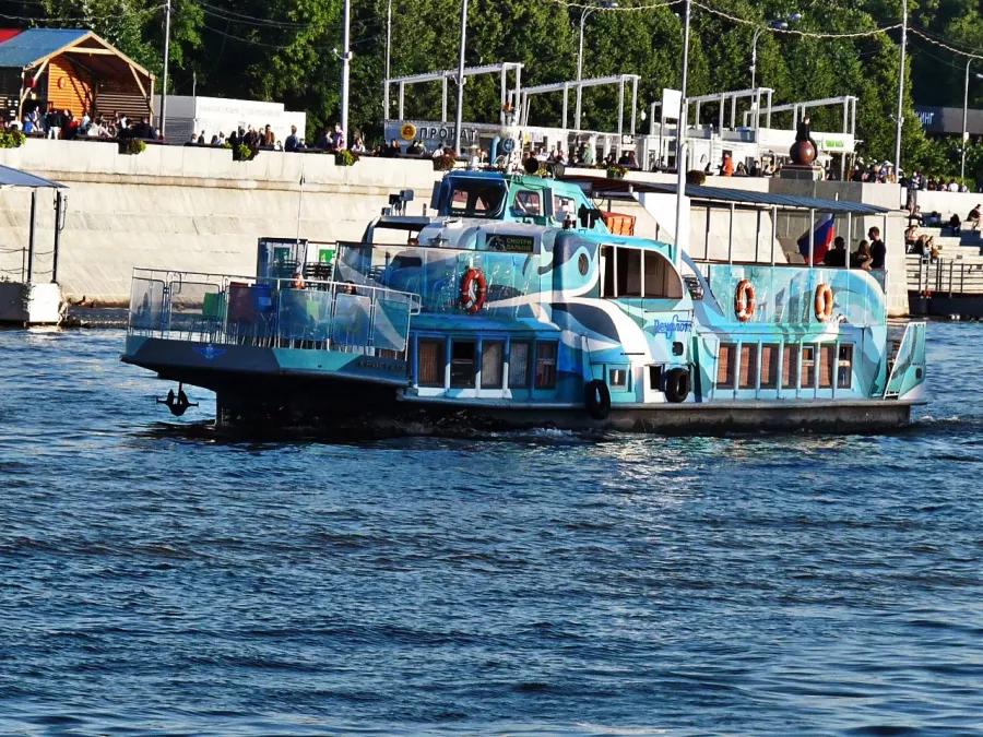 Аренда теплоходов Rivertickets.ru в Москве: Аренда теплоходов , Речная прогулка, Круиз, Теплоход, Корпоратив, Экскурсия,