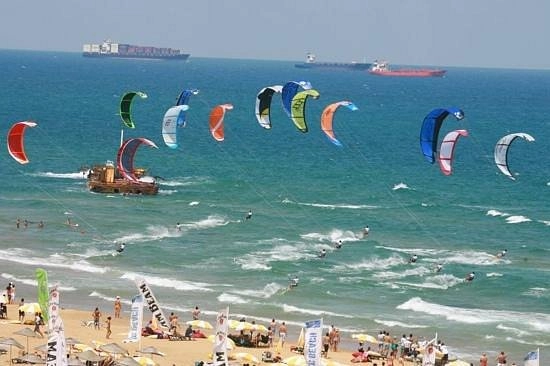 Burc Beach в Стамбуле: Пляжи Стамбул, Море, Лето , Кайт Серф , Пляжный Отдых,