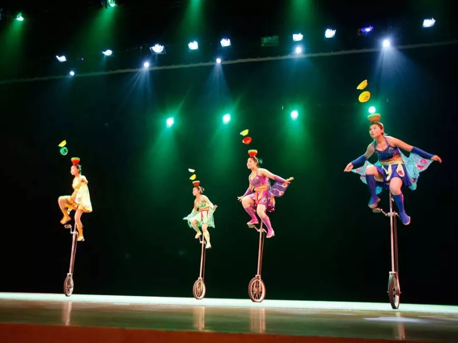 Театр Tiandi Theatre Acrobatic Show в Пекине: Развлечения, Акробатика,