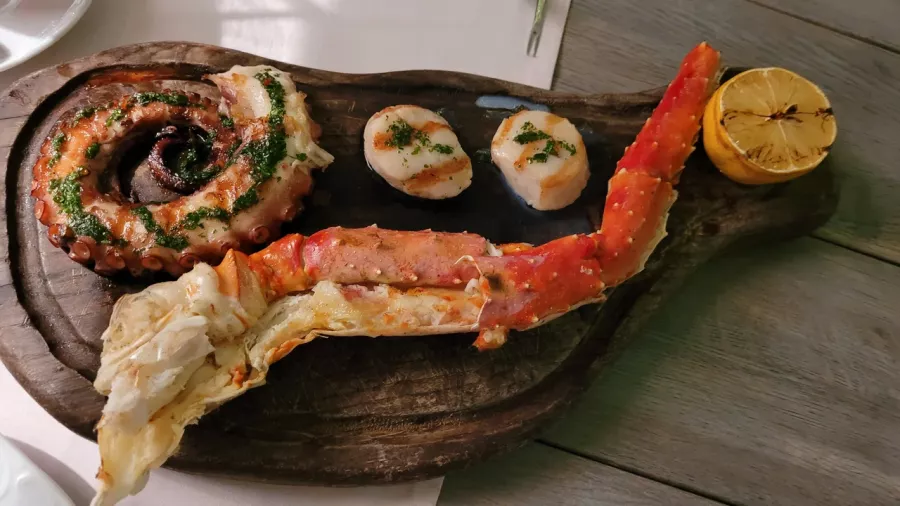 Ресторан Плакучая Ива в Сочи: Ресторан, Морепродукты, Бар , Крабы, Устрицы, Доставка еды, Суши ,