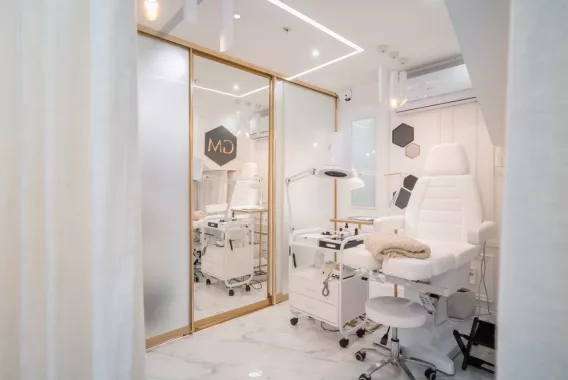 Салон красоты "Gold Manhattan".