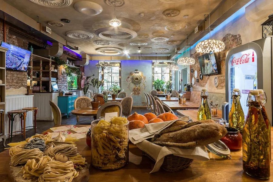 Ресторан Mario Trattoria в Санкт-Петербурге: Итальянская кухня, Центр Питера, Романтический ужин, Италия, Паста, Семейная встреча,