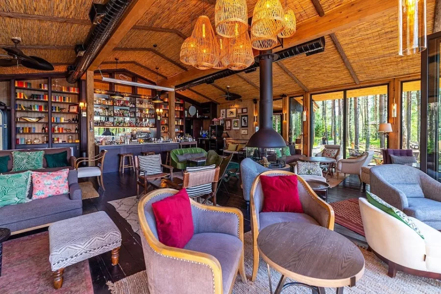 Бар Roots Bar в Санкт-Петербурге: Ресторан, Отдых за городом, Бар, Панорамный вид, Медное озеро , Живая музыка,
