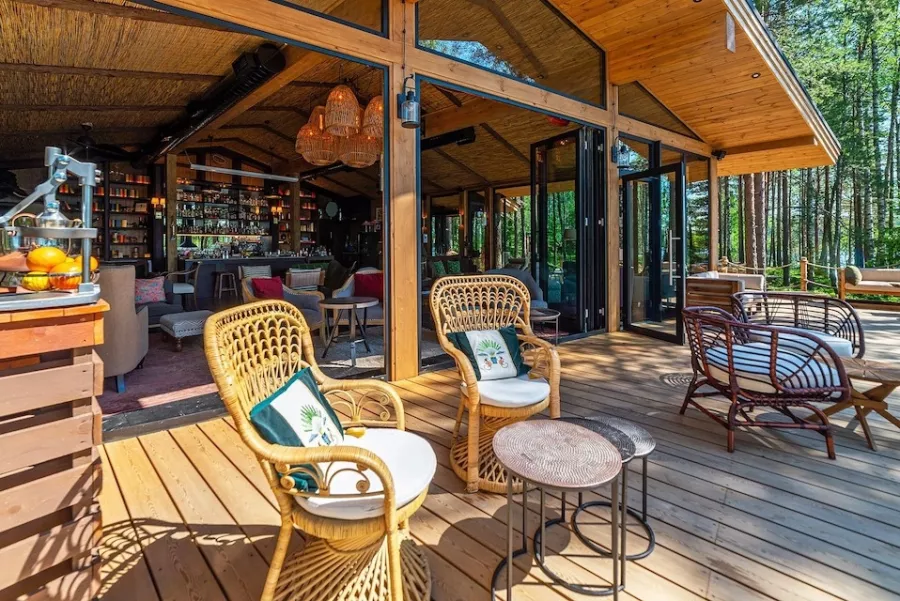Бар Roots Bar в Санкт-Петербурге: Ресторан, Отдых за городом, Бар, Панорамный вид, Медное озеро , Живая музыка,