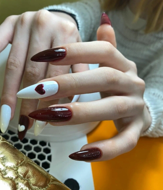 Бьюти-студия Rich nails на Судостроительной в Москве: Маникюр, Педикюр, Шугаринг, Депиляция, Брови, Ресницы, Косметология, Кератин, Стрижка, Борода, Airtouch,