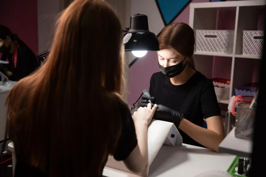 Салон красоты - Beauty Barbie в Ижевске: Парикмахерские услуги, Маникюр, Макияж, Шугаринг, Брови,