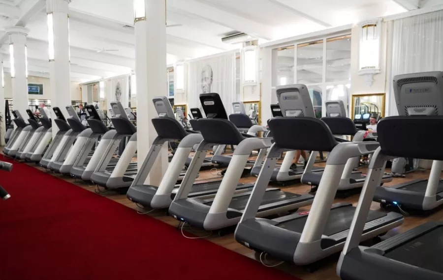 Фитнес-центр Fitland в Москве: Аквааэробика, Аэробика, Боевые искусства, Йога, Кроссфит, Массаж, Бассейн, Сауна, Легкий пар,