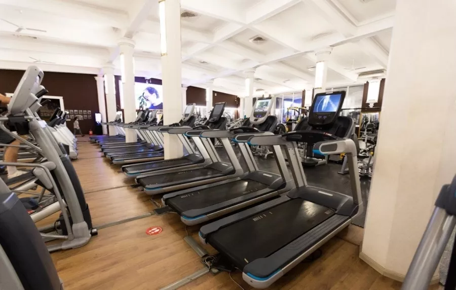 Фитнес-центр Fitland в Москве: Аквааэробика, Аэробика, Боевые искусства, Йога, Кроссфит, Массаж, Бассейн, Сауна, Легкий пар,