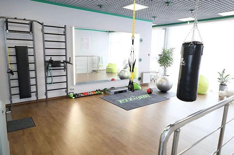Cтудия эффективных тренировок Fit-n-go в Москве: Аэробика, Боевые искусства, Детский уголок, Женский зал, Стретчинг, Фитнес для беременных, Персональный тренер, ЭМС-тренировки, Hot Iron, TRX тренировки,