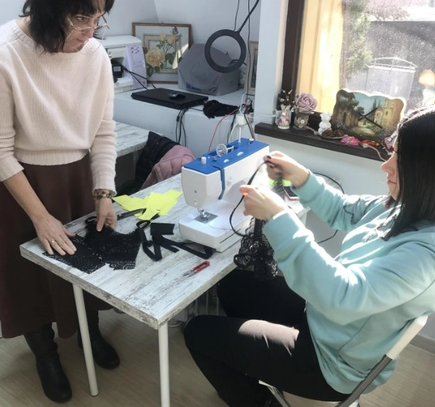 Ателье, школа курсов кройки, вязания и шитья Мастерица в Сочи: Вязание, Курсы, Кройка, Шитьё,